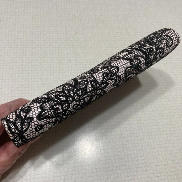 NWOT Patricia Nash Leather Cauchy Style Chantilly Lace Wallet - Picture 3 of 8